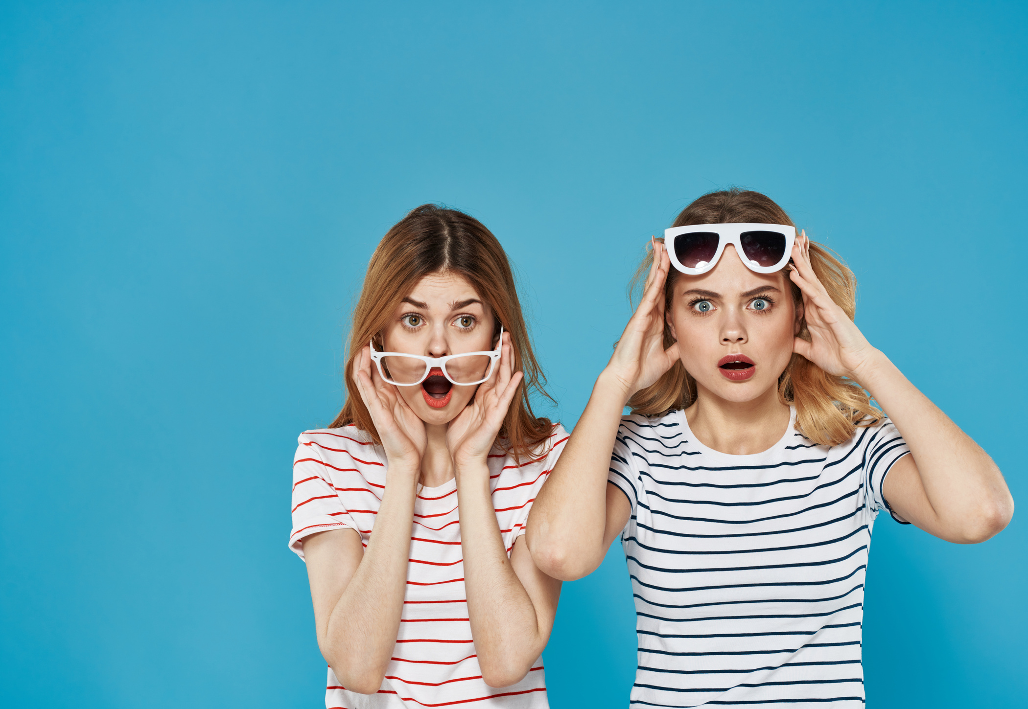 Cheerful Girlfriend Emotions Surprise Sunglasses Cropped View Blue Background Communication